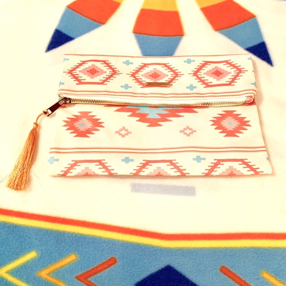 Pura Vida Southwest Clutch - Picture 2 of 5